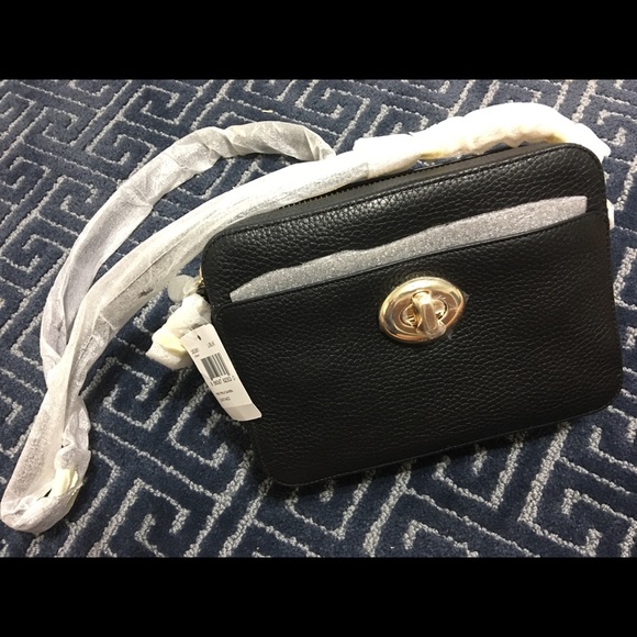 Coach Handbags - Coach leather crossbody